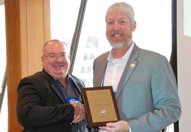 SCDNR's Scott Meister (right) accepts the 2017 State Program Excellence Award from States Organization for Boating Access president Ron Christofferson.